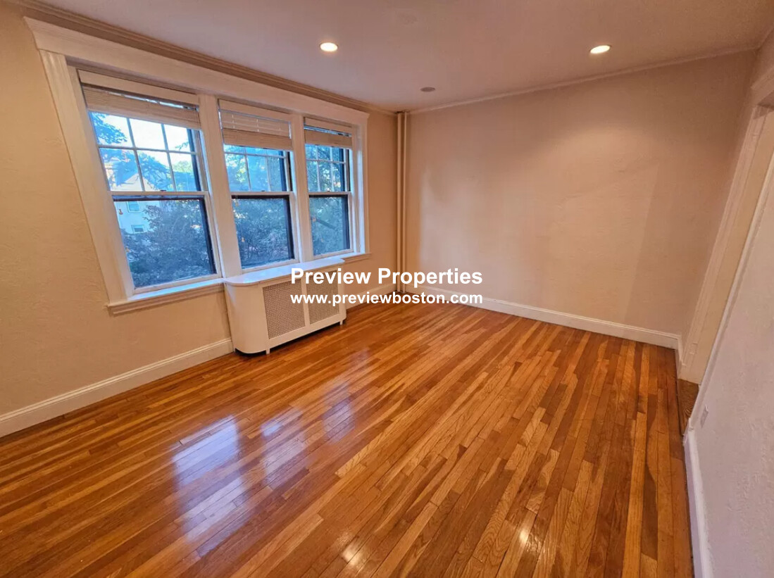 1945 Commonwealth Ave, Brighton