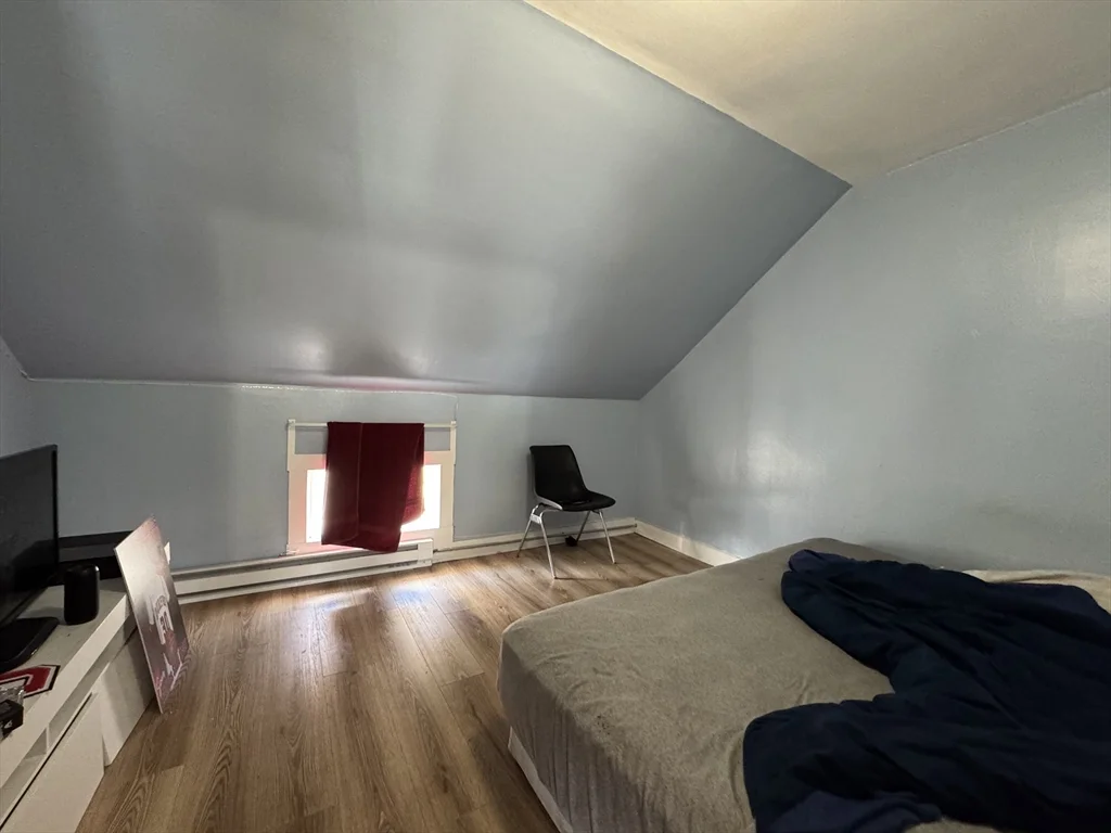 631 Walnut St, Fall River