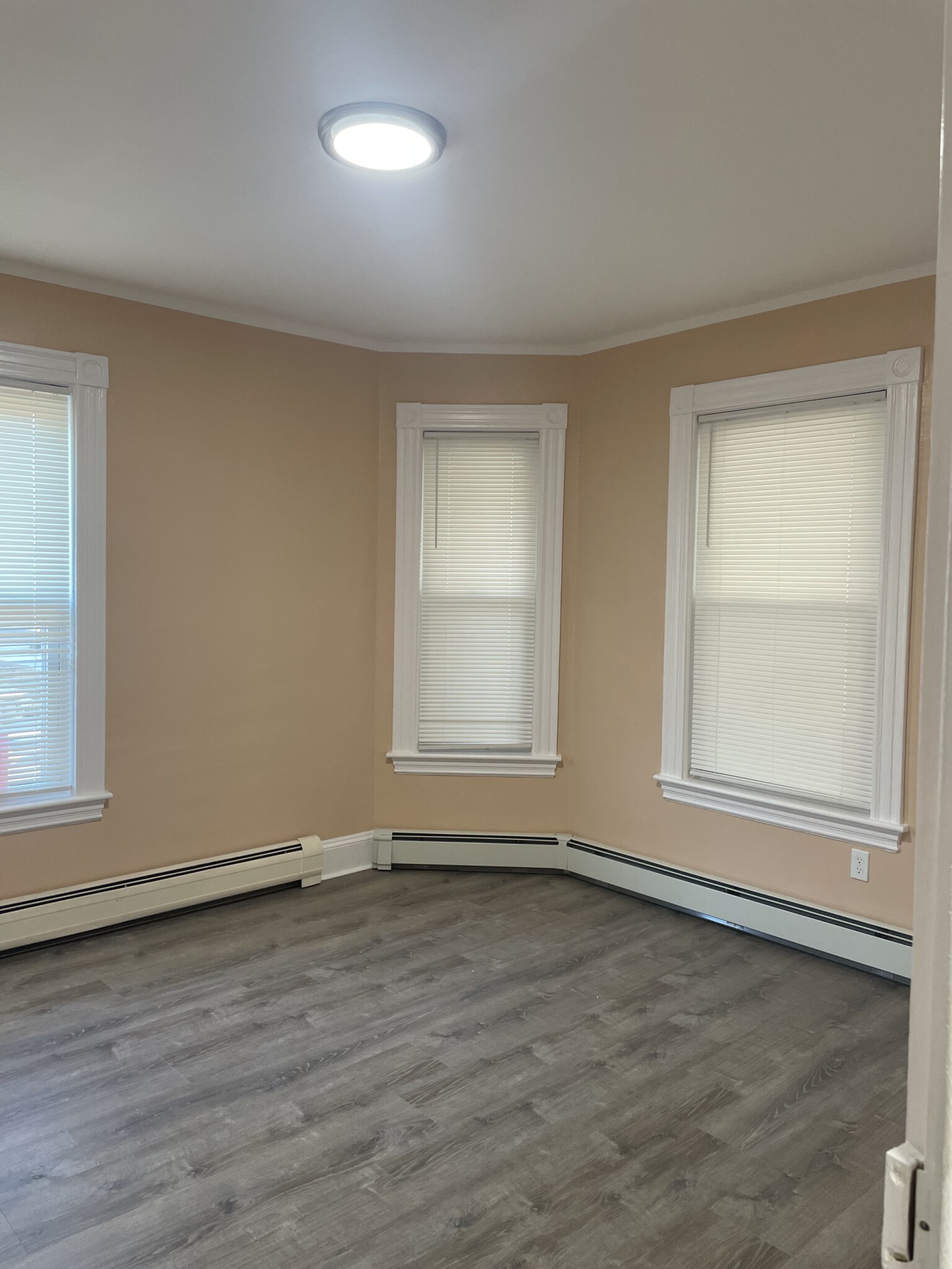 22 West Squantum St, North Quincy