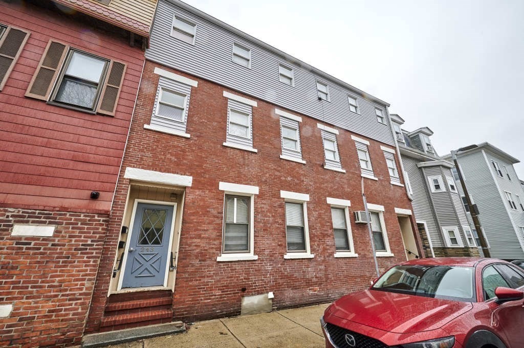 243 E St, South Boston