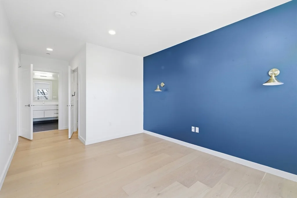 16 Boardman St, East Boston