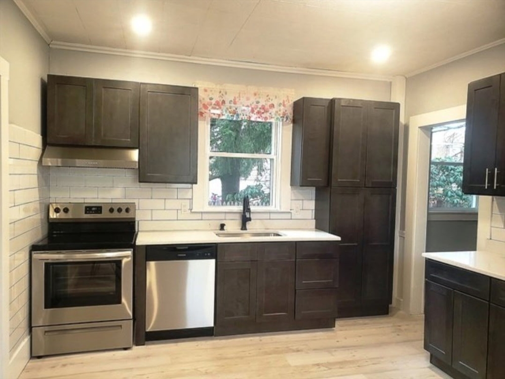 33 Warren St, Peabody