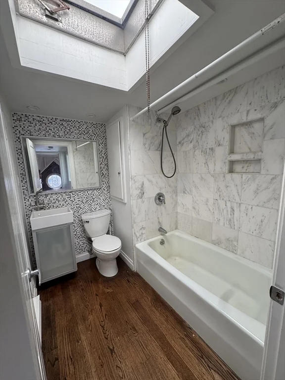 12 Aberdeen St, Fenway