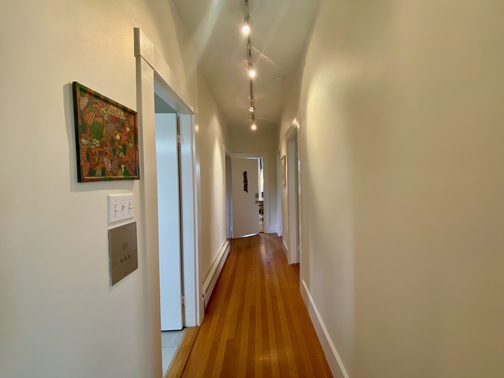 90 Robbins Rd, Arlington Heights