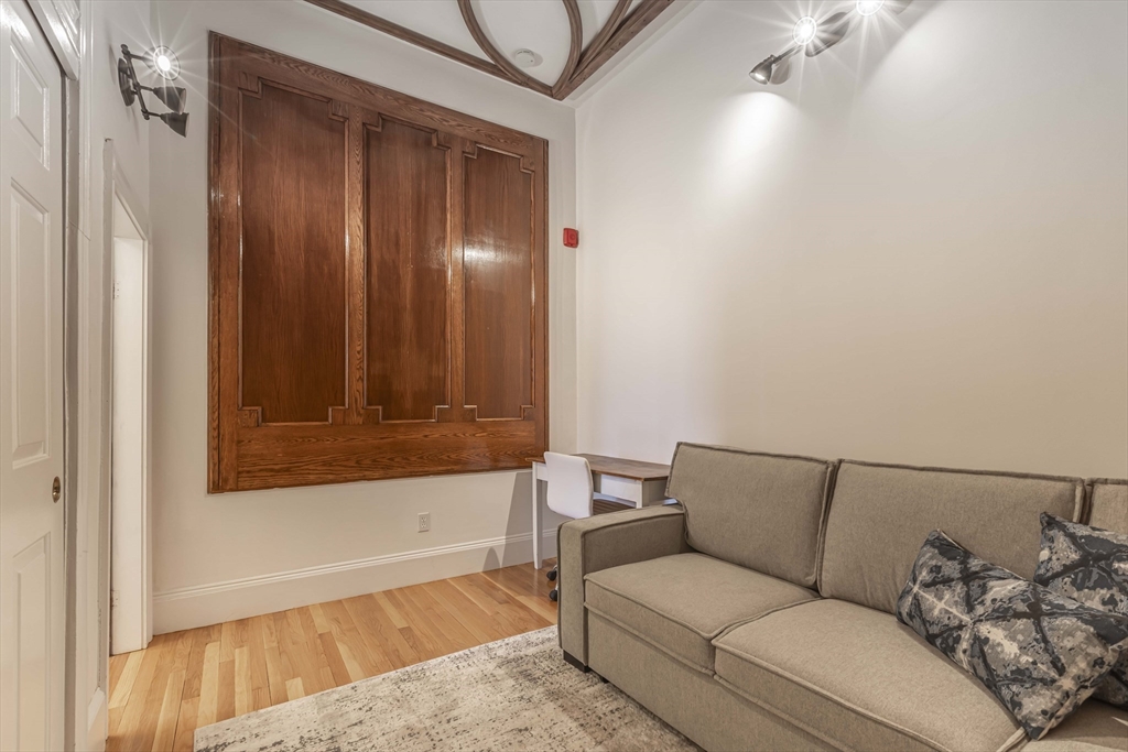 462 Beacon St, Back Bay