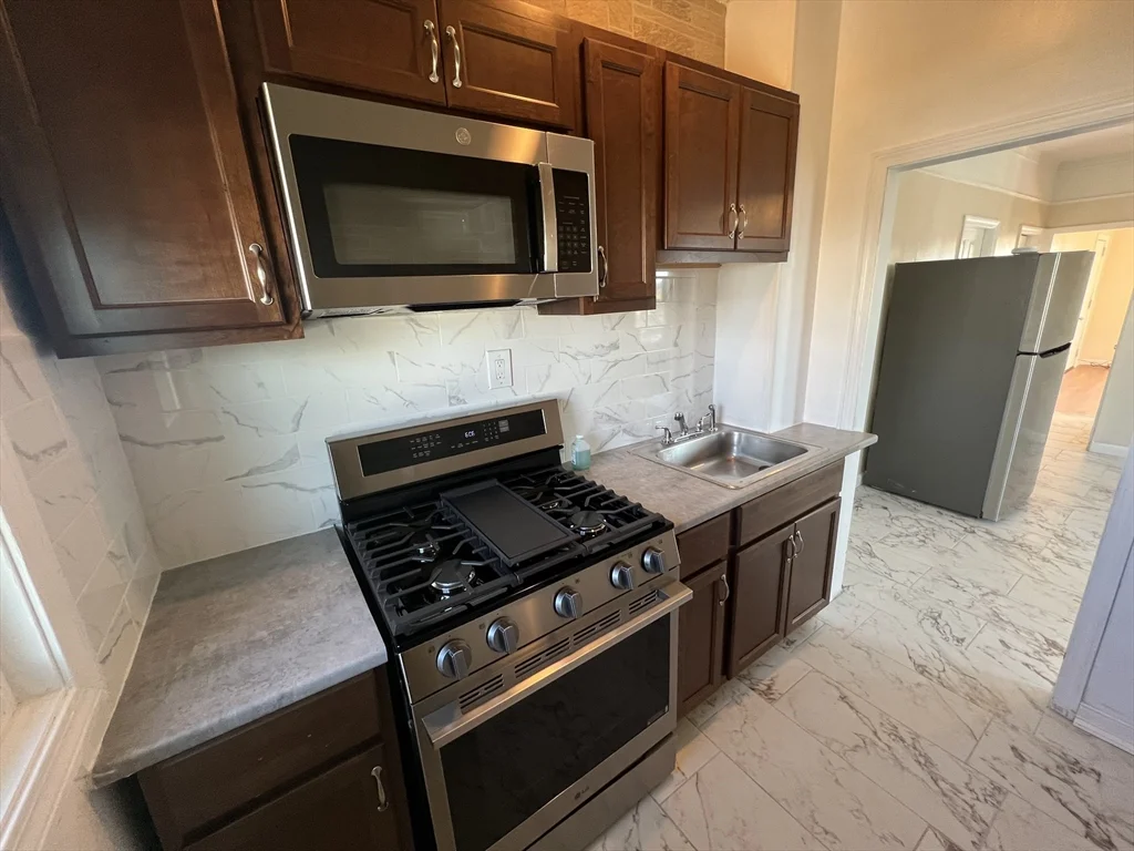 109 Walker St, Fall River