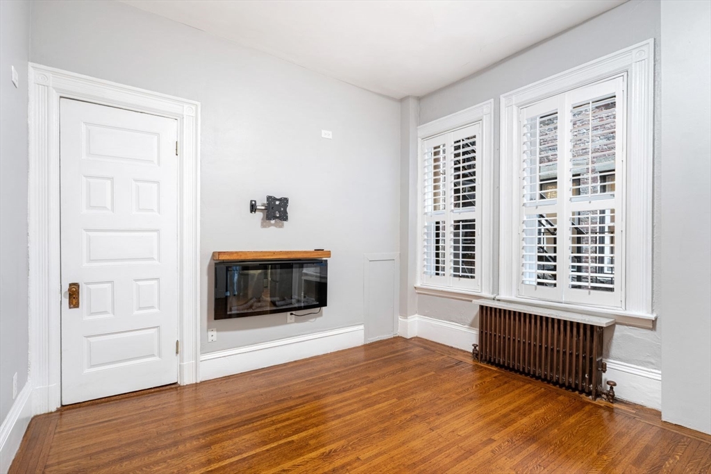 261 Beacon St, Back Bay