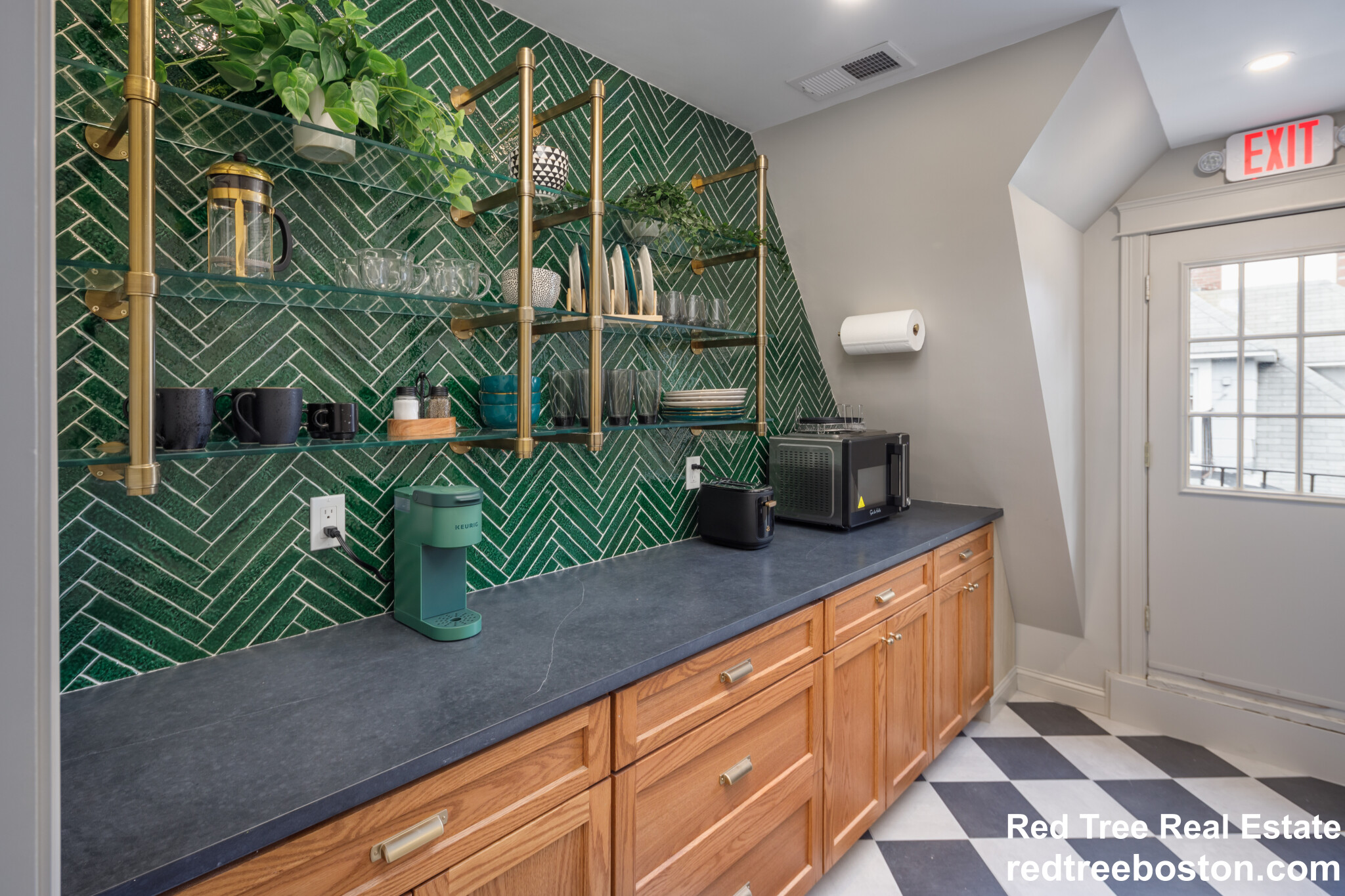 44 Winslow Rd, North Brookline