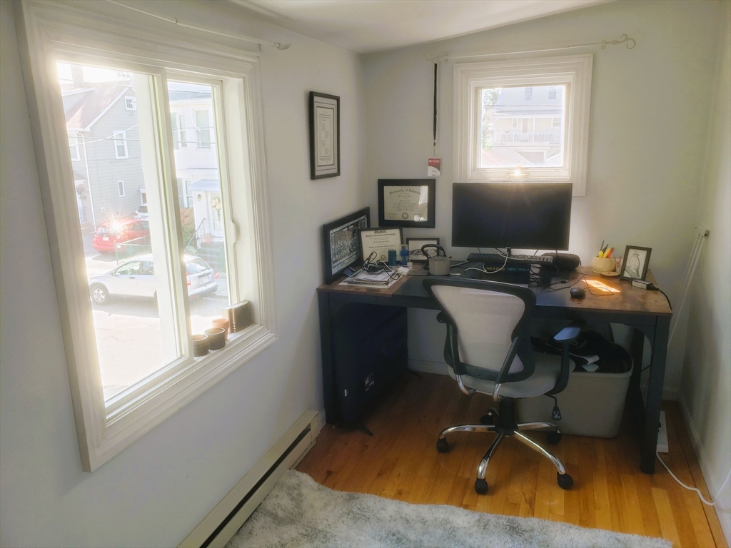 25 Emerald St, Medford