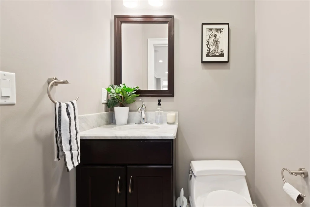 16 Zamora, Jamaica Plain