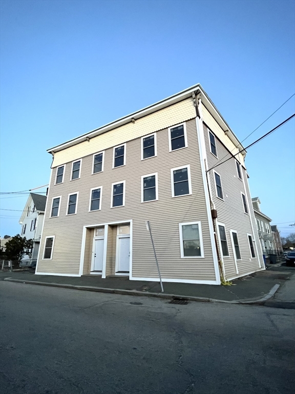 126 Felton St, Waltham