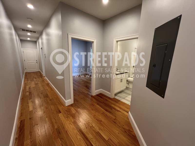 8 Islington St, Allston