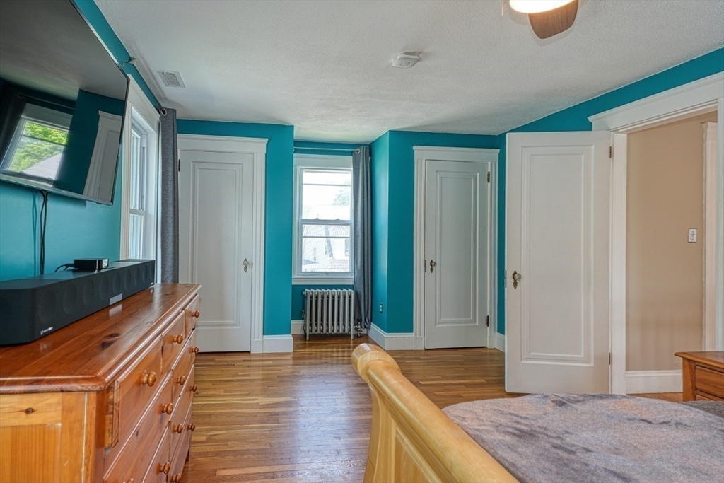 85 Roosevelt Rd, Medford