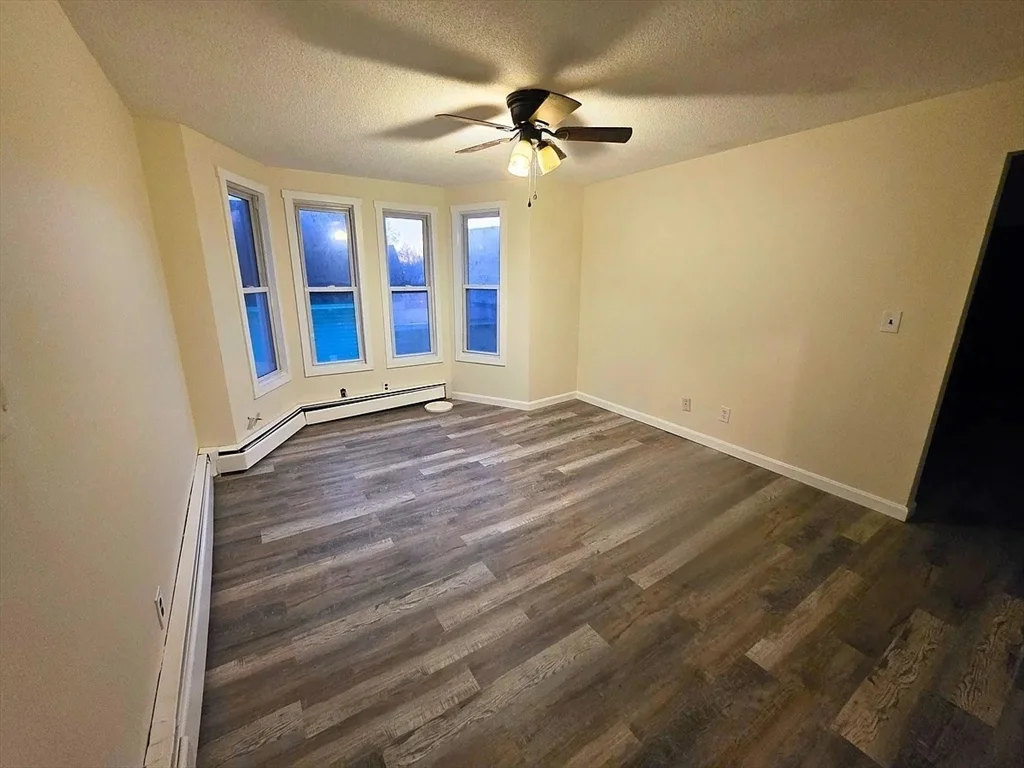 18 Barclay St, Lowell