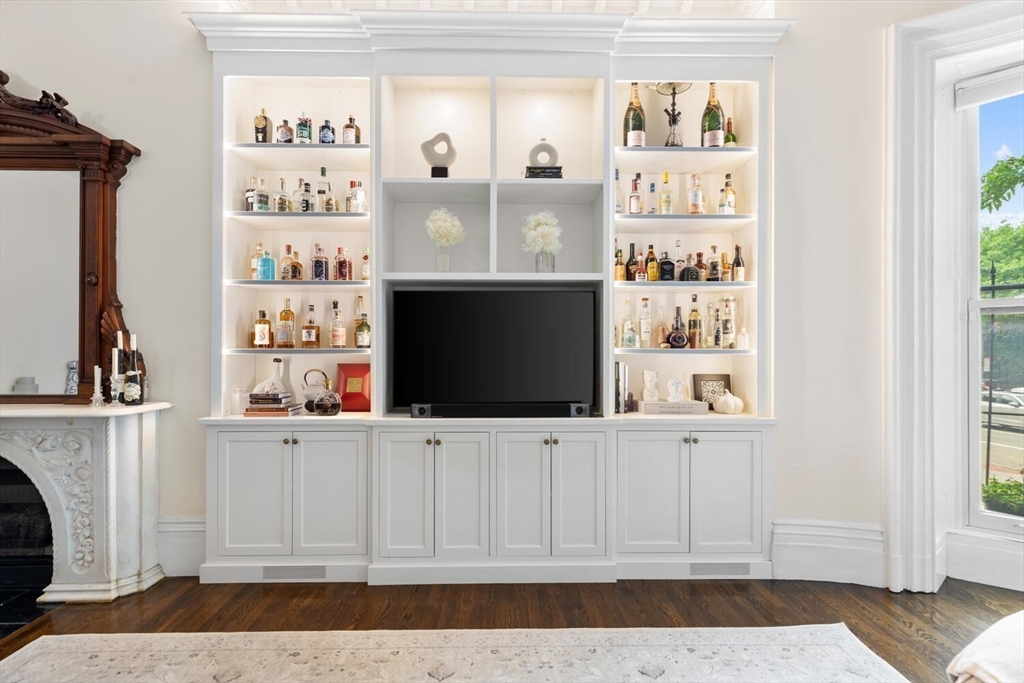 565 Massachusetts Ave, South End