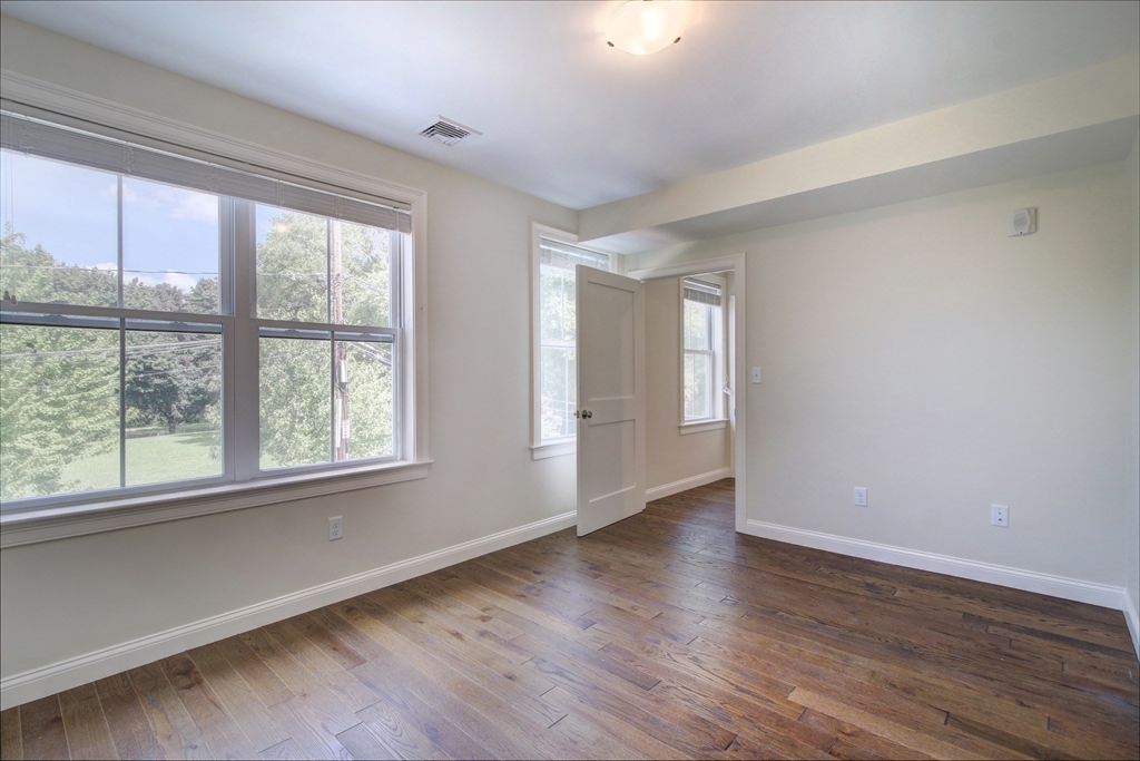 4 Kemp St, South Boston