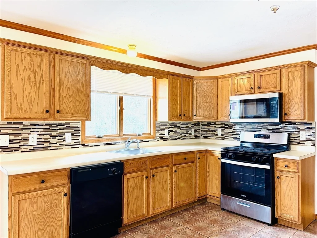 1693 Main St, Weymouth