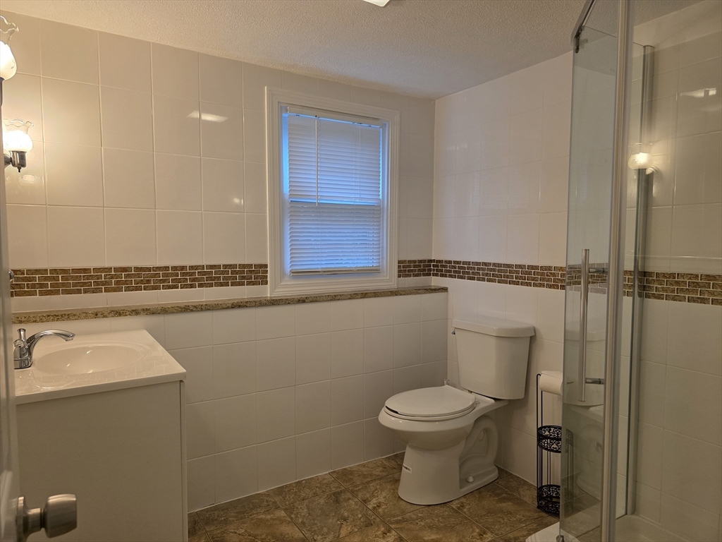 4 Hickey Dr, Framingham