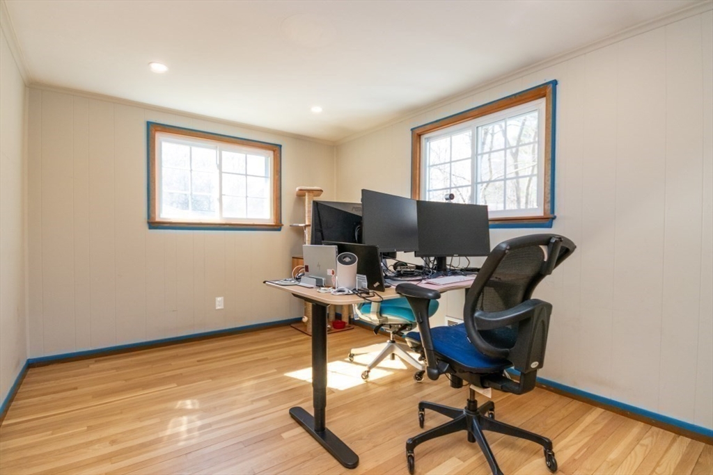 22 Livoli Rd, Framingham