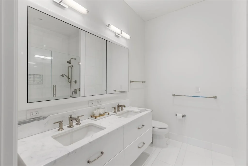 50 Liberty Dr, Seaport District