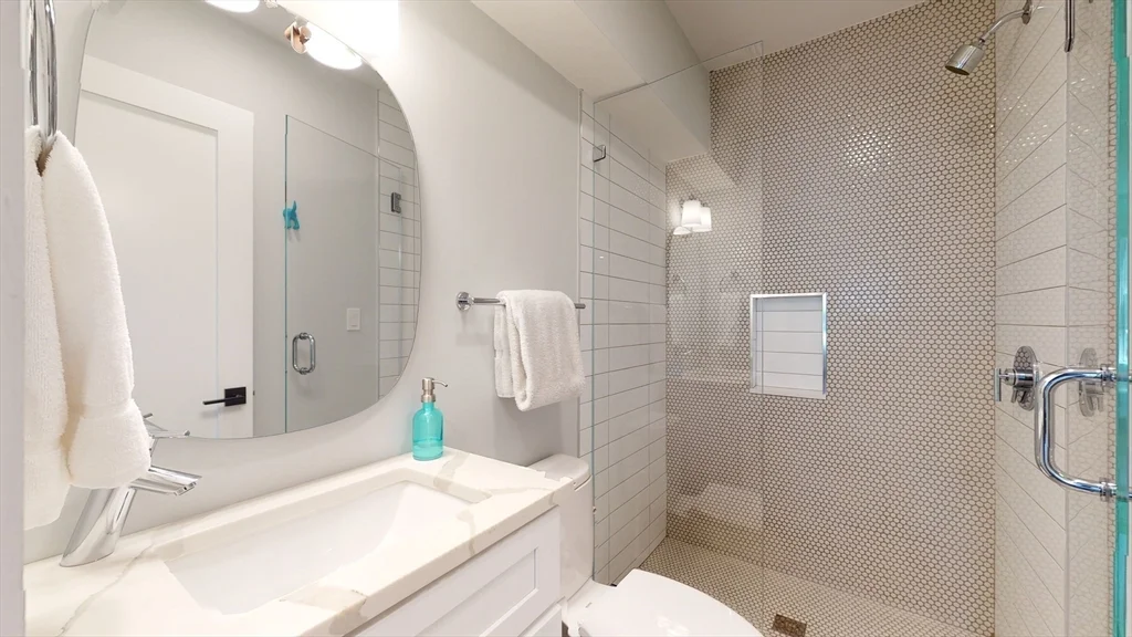 459 E 8th, South Boston