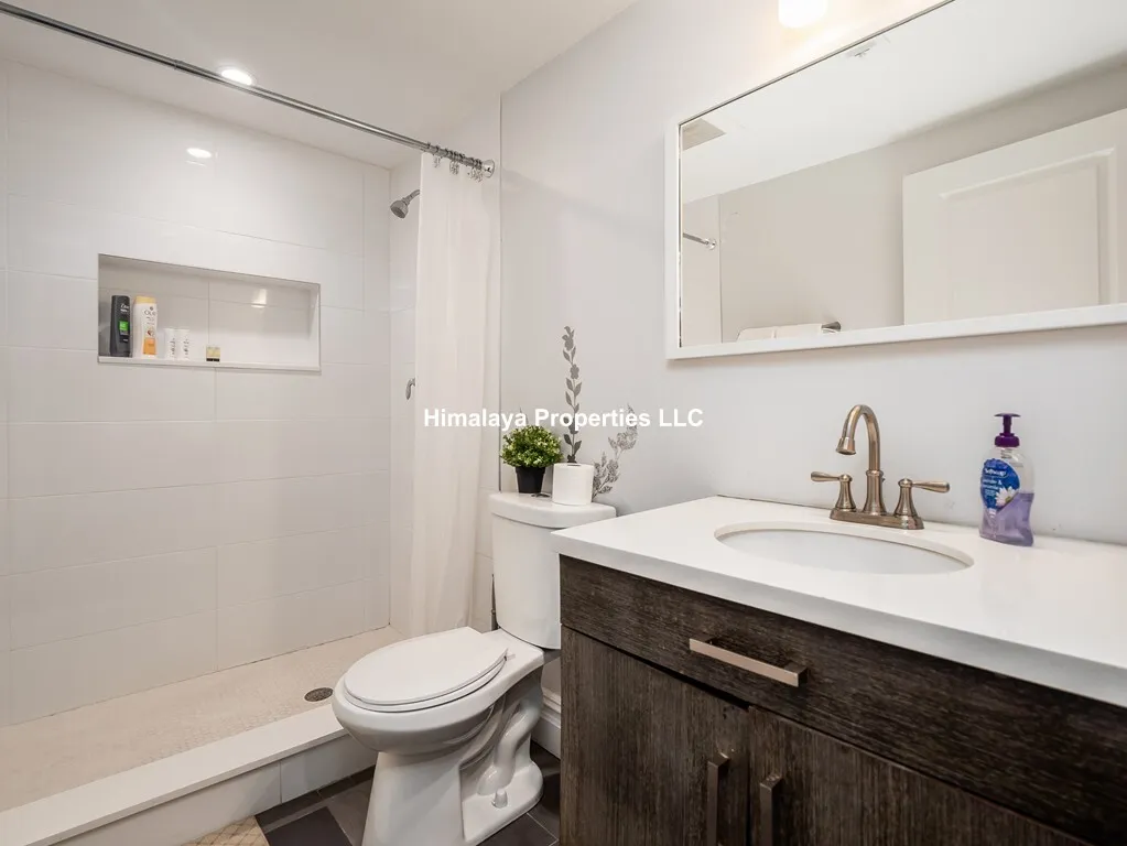 2 Buckley Ave, Jamaica Plain