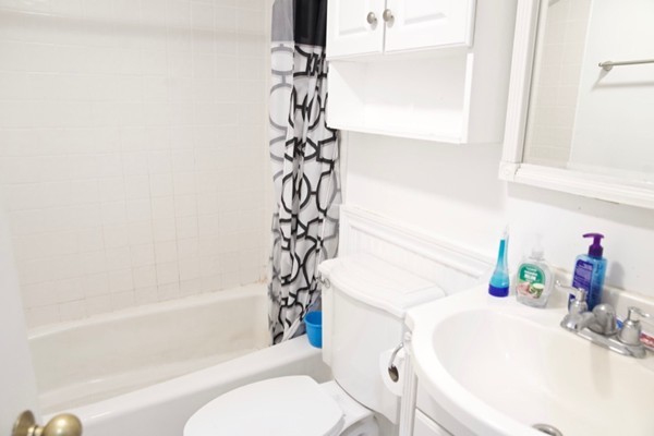 390 Riverway, Mission Hill