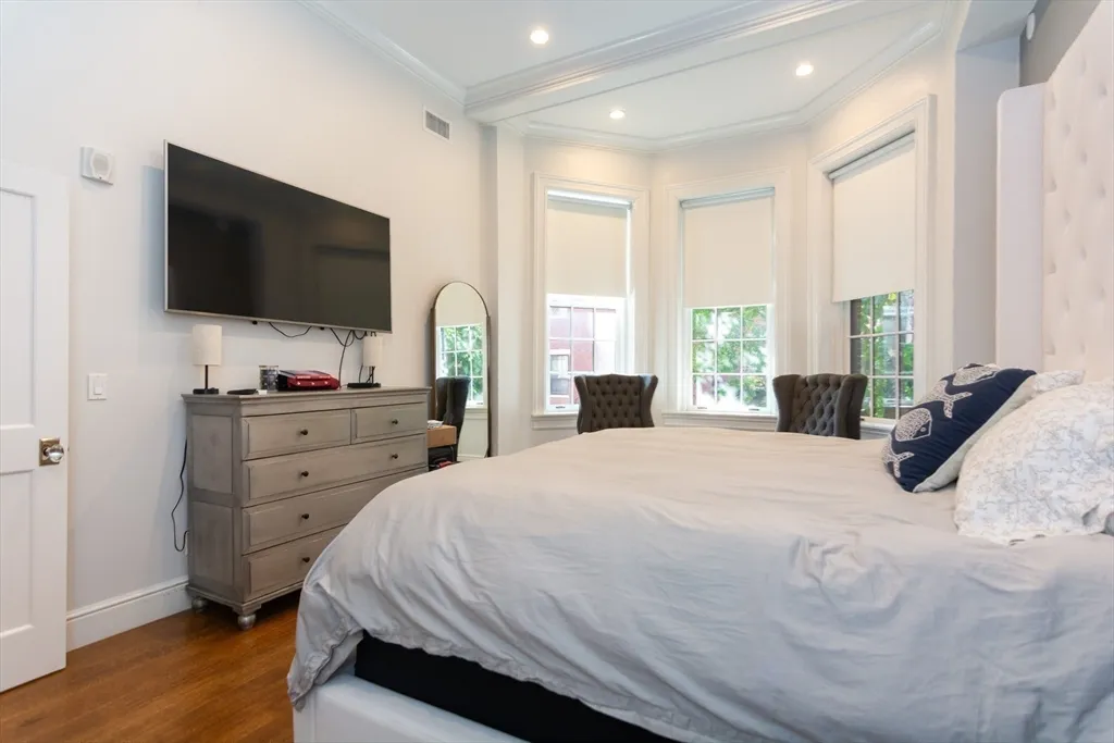 288 Commonwealth Ave, Back Bay