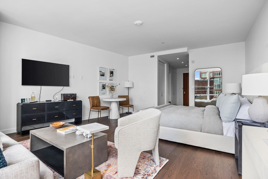 430 Stuart St, Back Bay