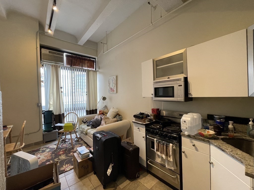 12 Stoneholm St, Fenway