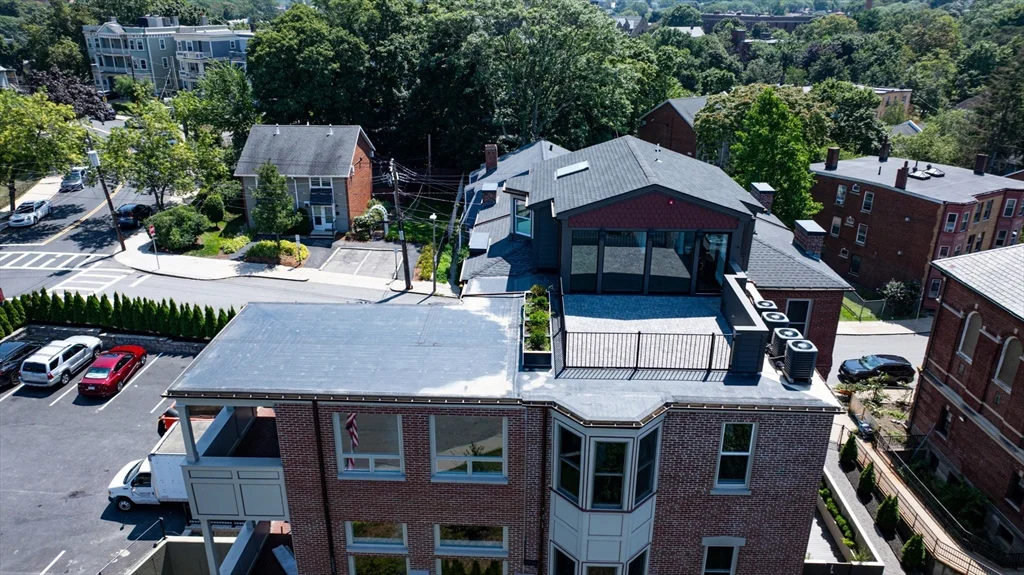 85 Regent St, Roxbury