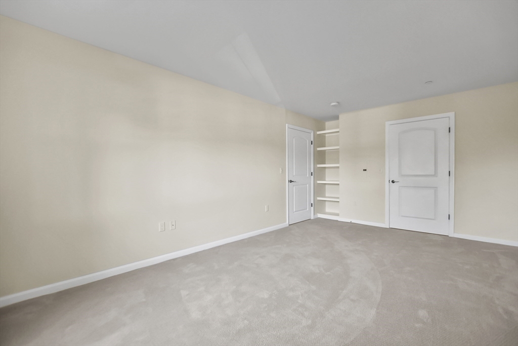 1275 Turnpike St, North Andover