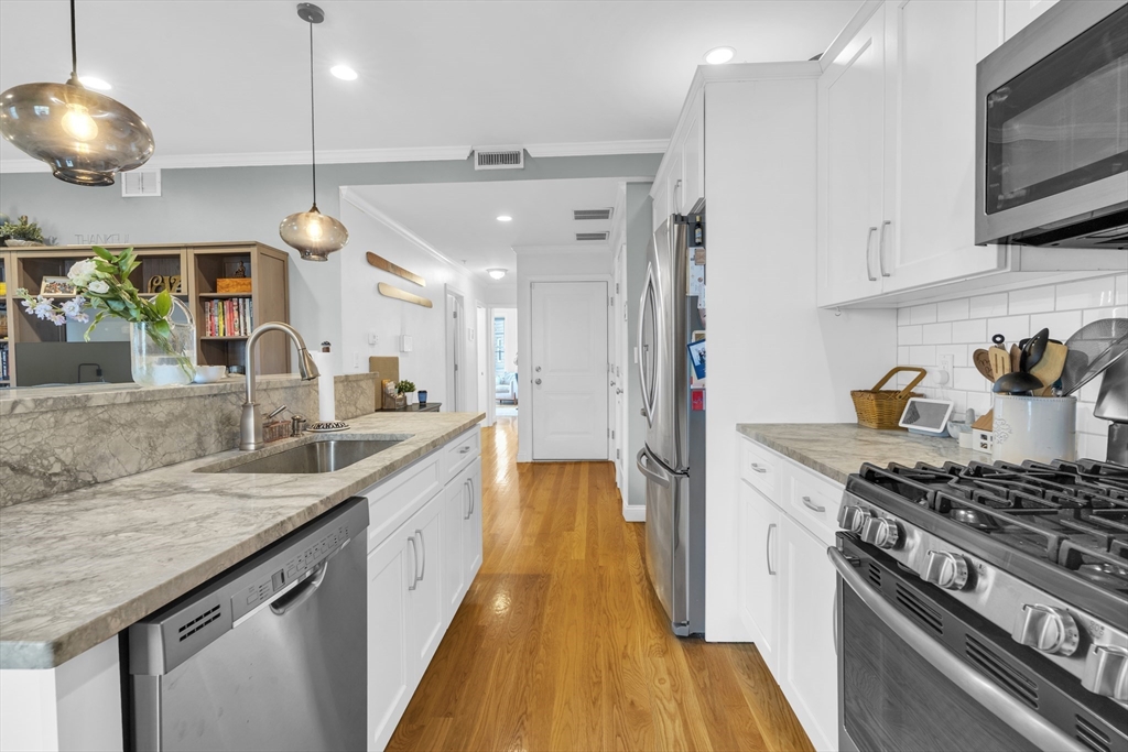 242 W 5th St, South Boston