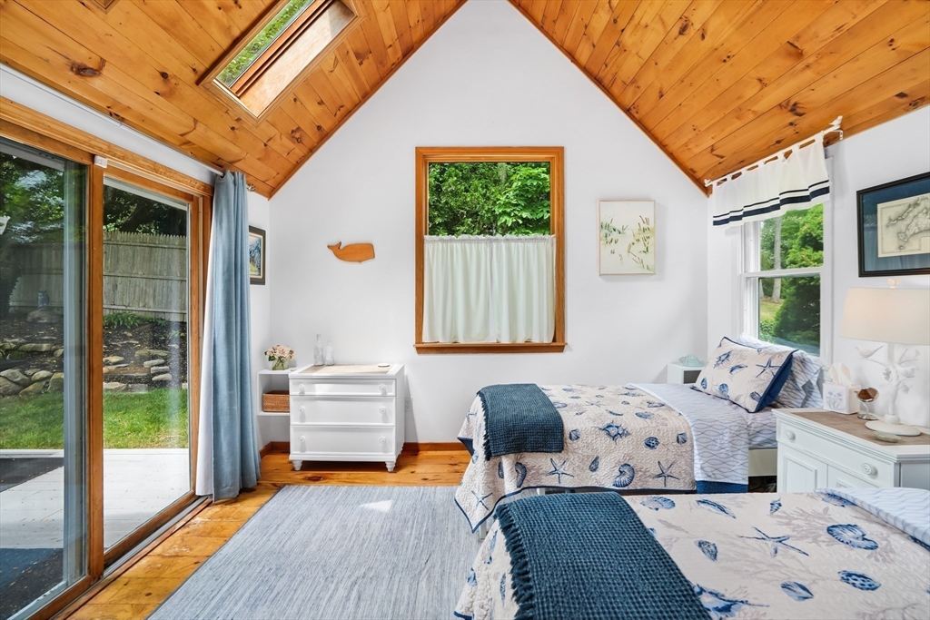 155 Skiff Ave, Tisbury