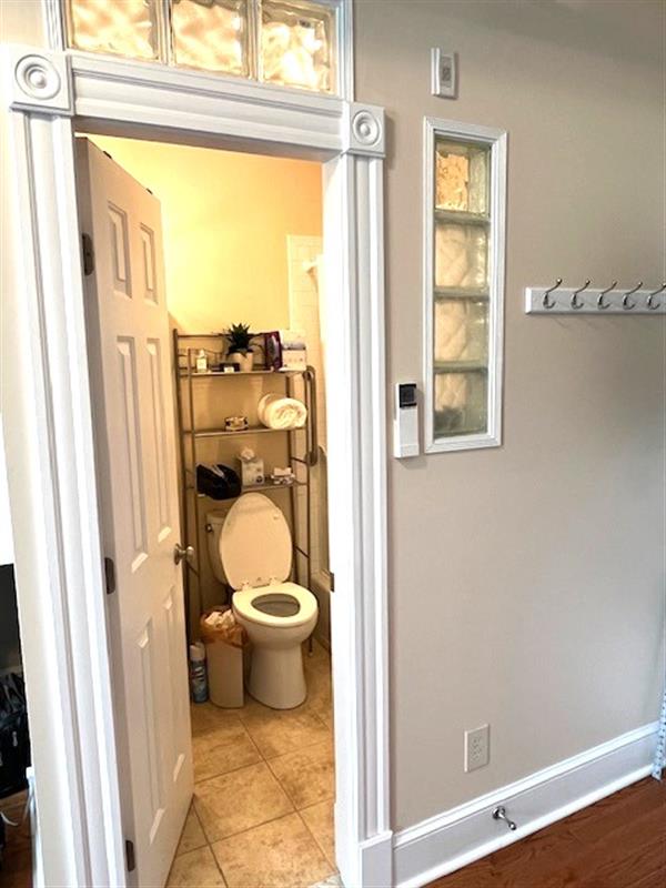 888 Massachusetts Ave, Riverside