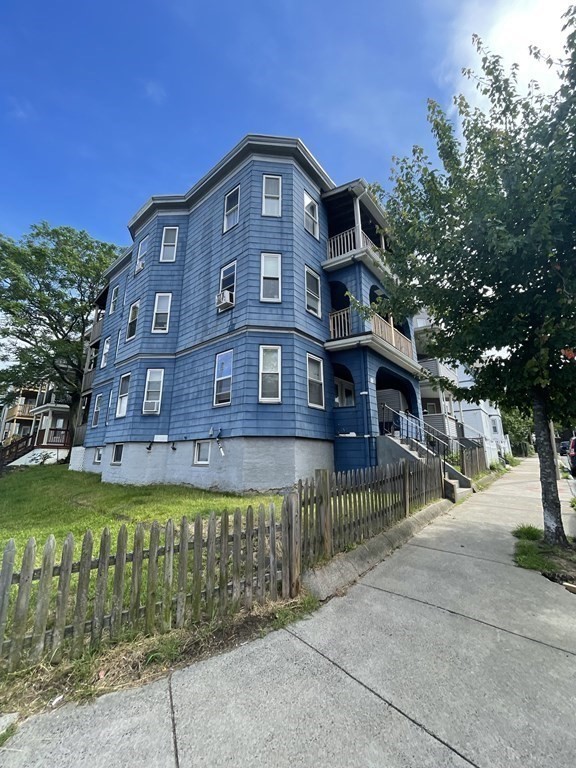 9 Maine Ave, East Somerville