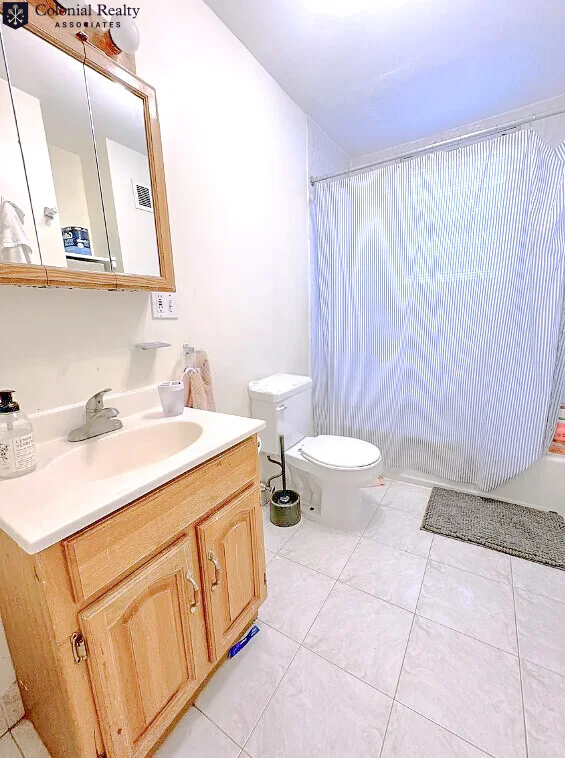 220 Freeman St, North Brookline