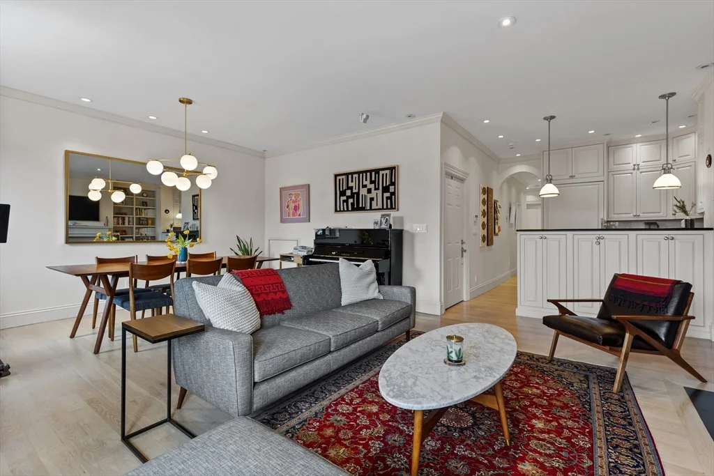 238 Marlborough St, Back Bay