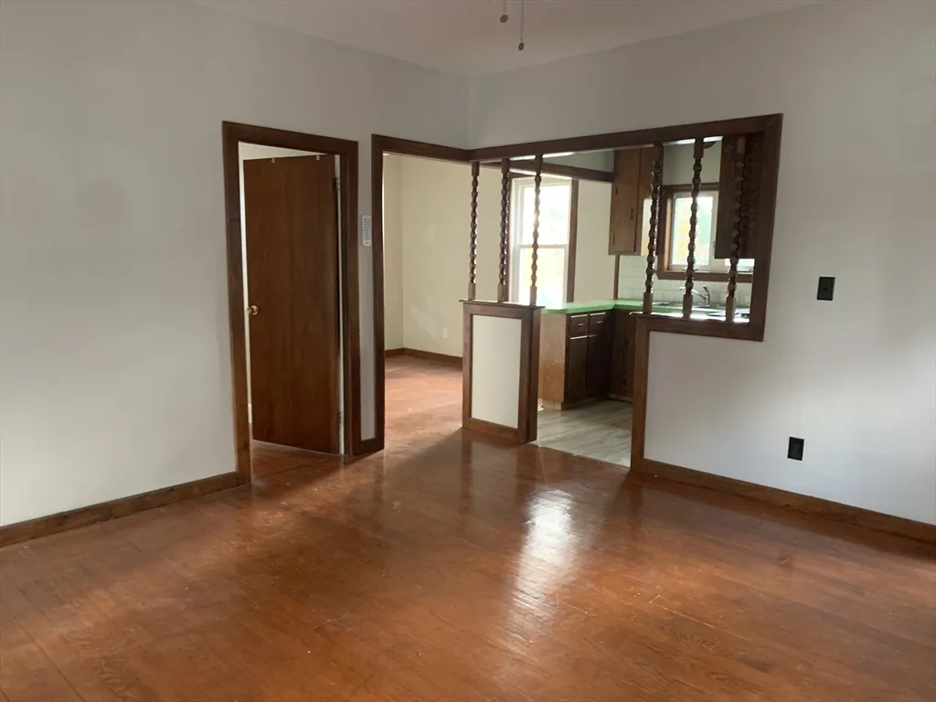 347 Lawton St, Fall River