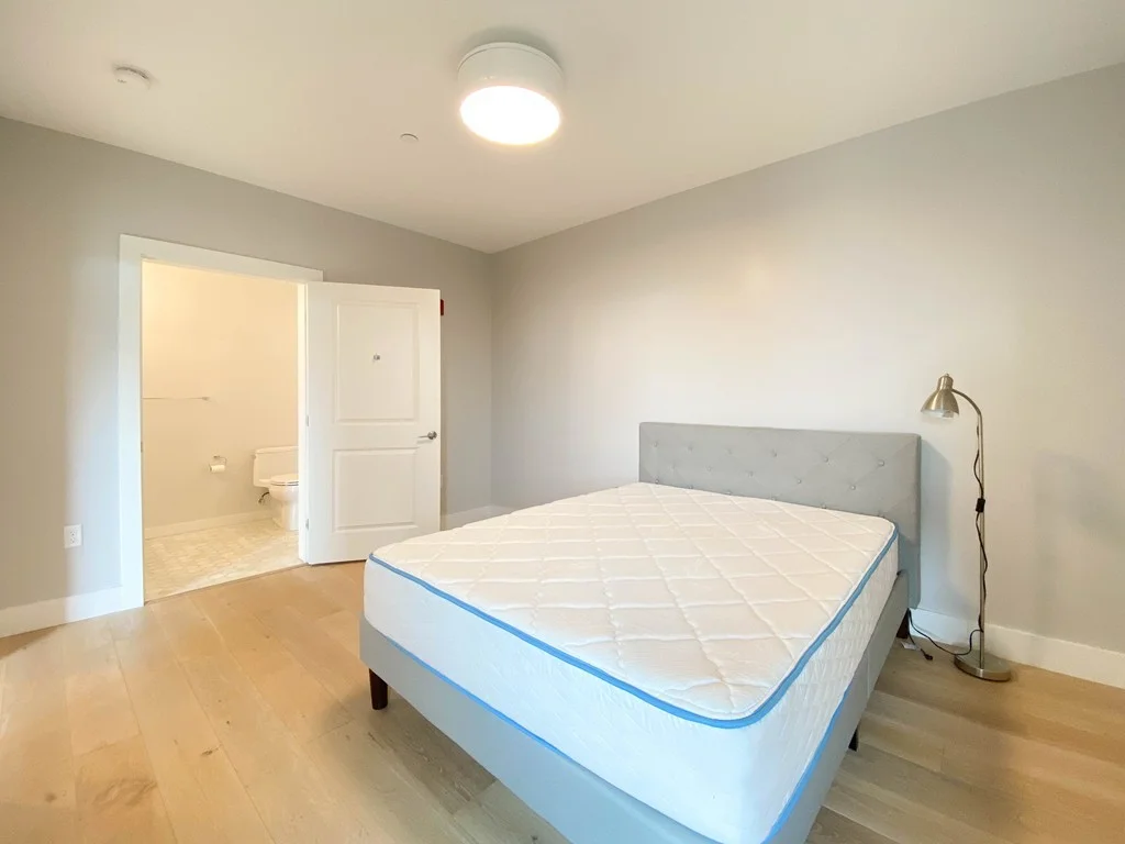 1650 Commonwealth Ave, Brighton