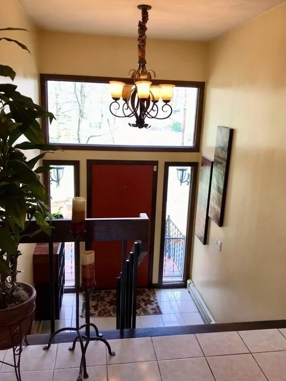 7 Frothingham Rd, Burlington