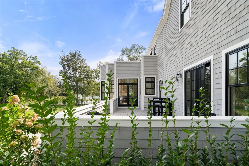 764 Neponset St, Norwood