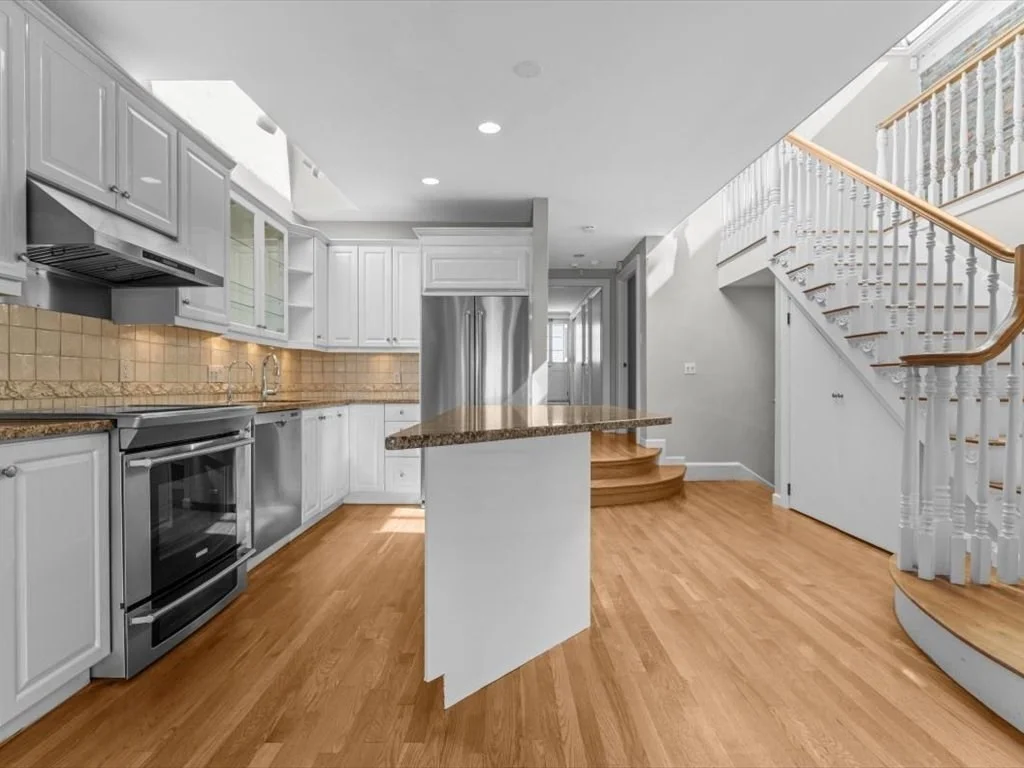 458 Beacon St, Back Bay