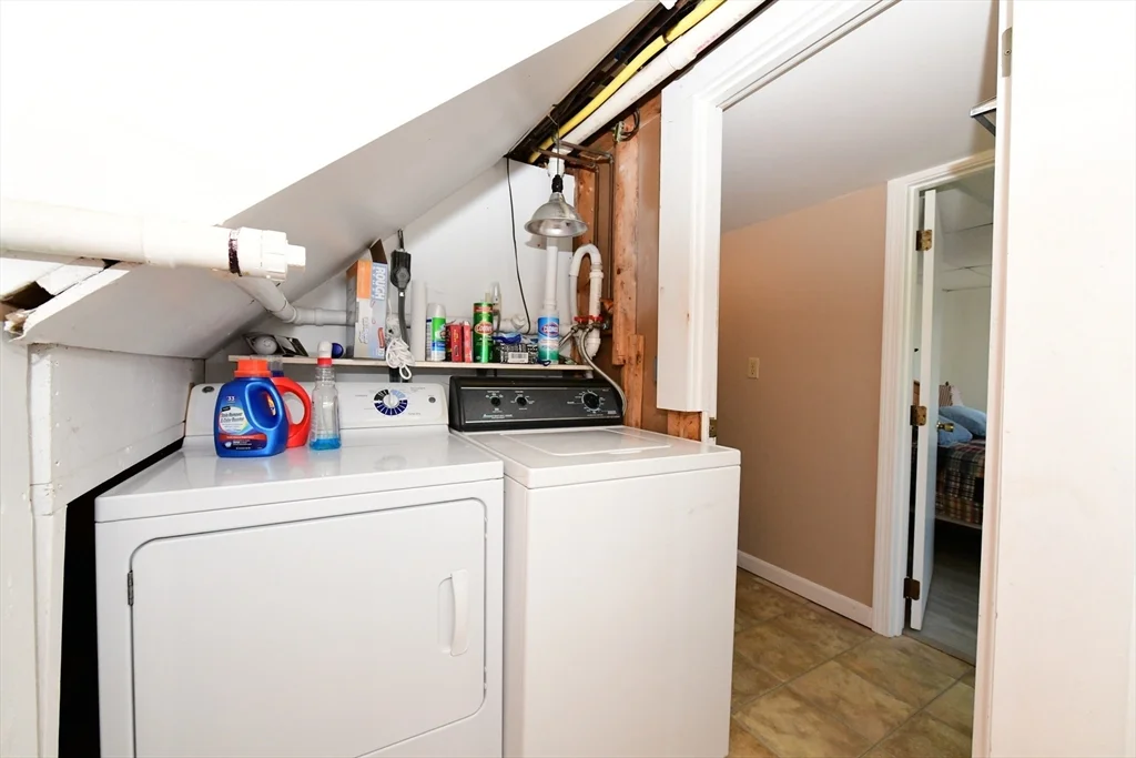 239 Phillips Rd, Sandwich