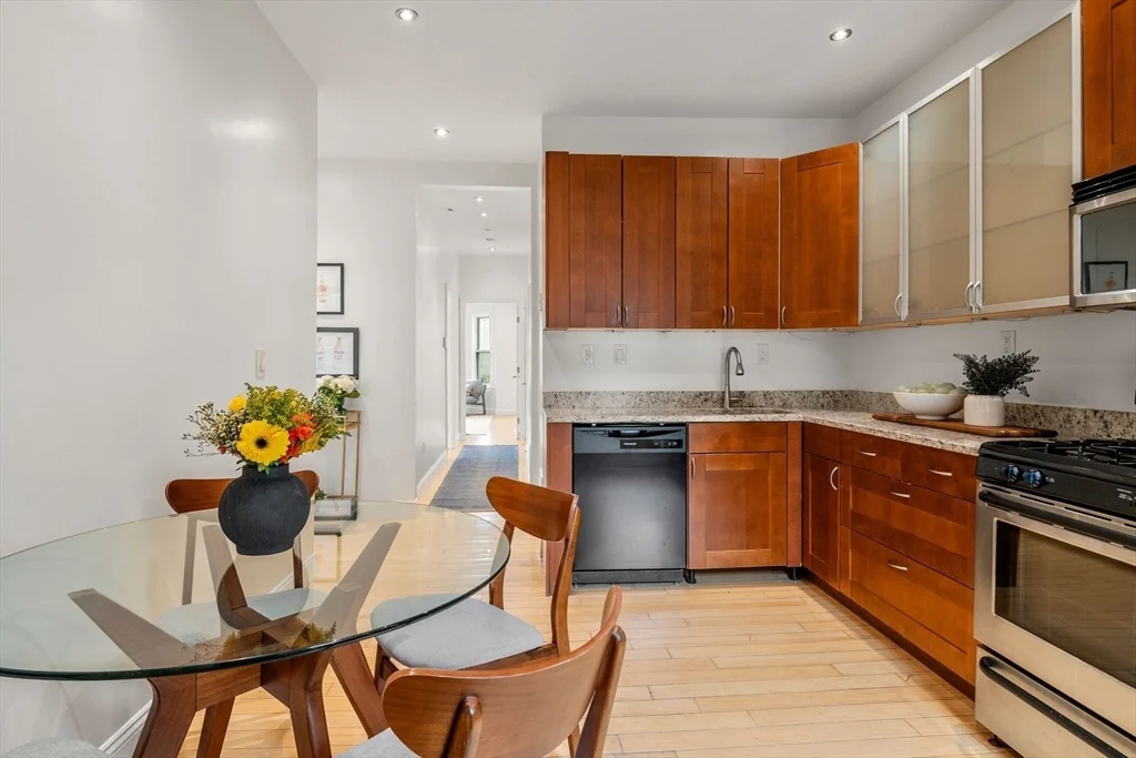 178 Hyde Park Ave, Jamaica Plain