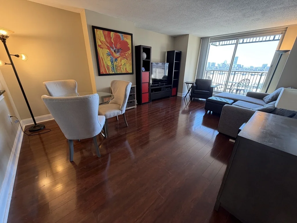 10 Museum Way, East Cambridge