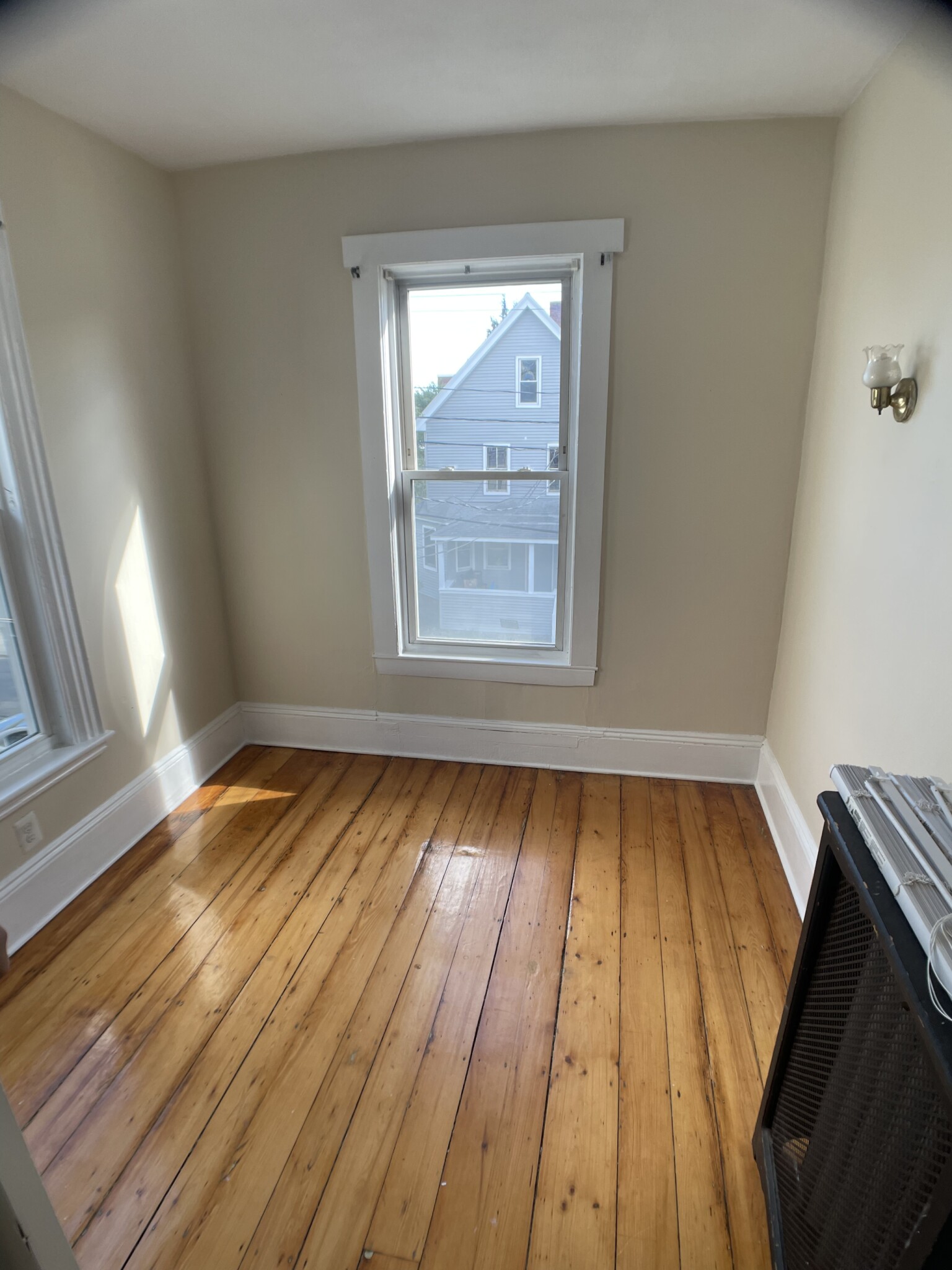 11 Clarendon Ave, Teele Square