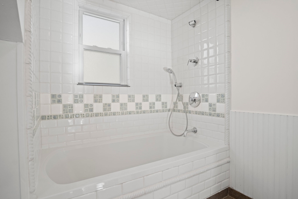 83 Marvin Rd, Melrose