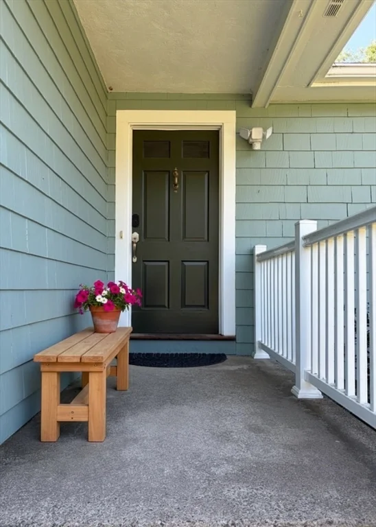 343 Bay Rd, Sharon