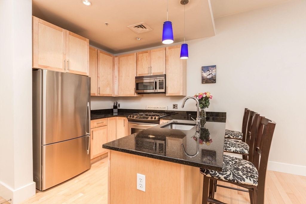 70 Lincoln, Leather District